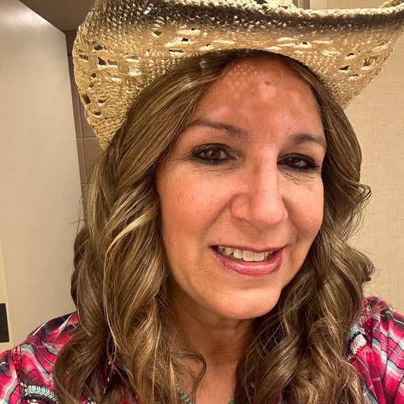 Meet your Posher, Samantha - Picture 1 of 1